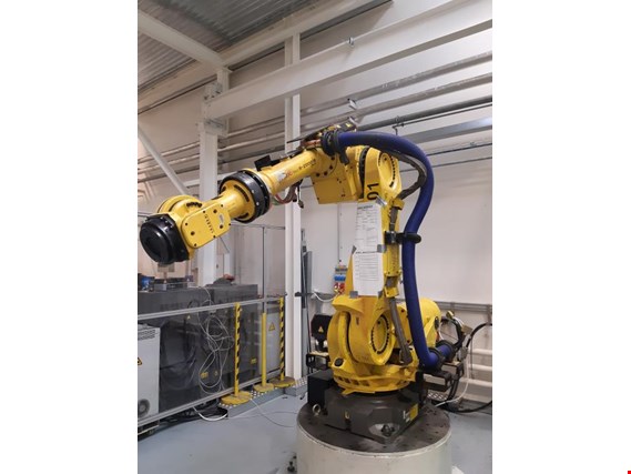 Used Industrial robot with control switchboard for Sale (Auction Premium) | NetBid Industrial Auctions